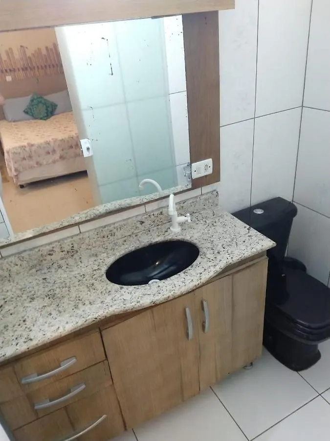 Suítes econômica 250 metros do mar Piçarras Brasil
