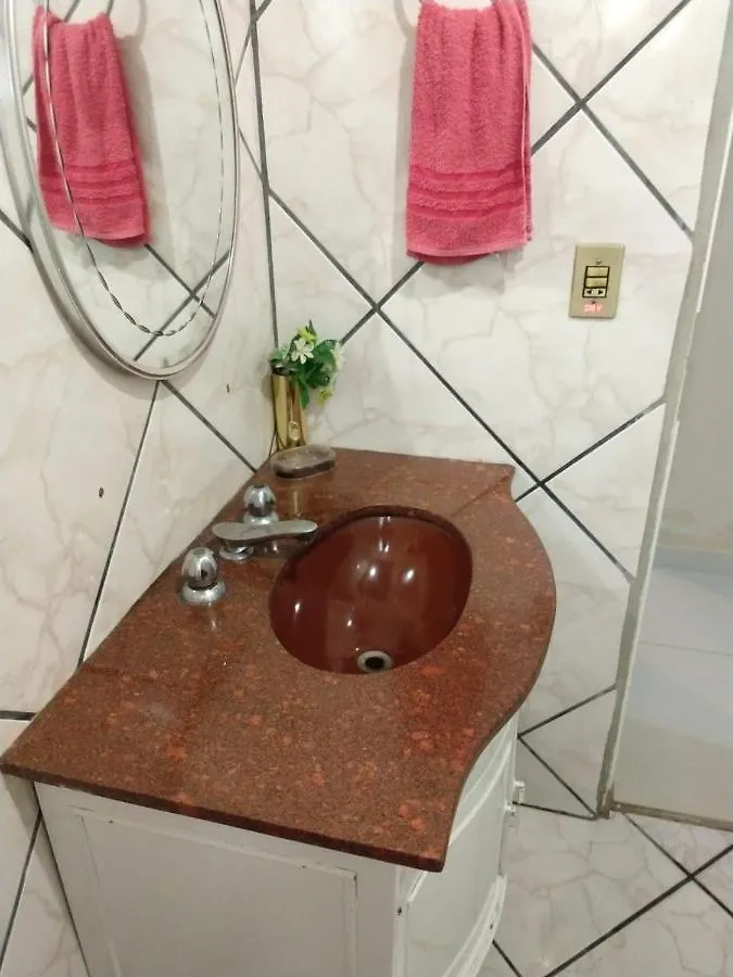 Suítes econômica 250 metros do mar Piçarras Casa de hóspedes