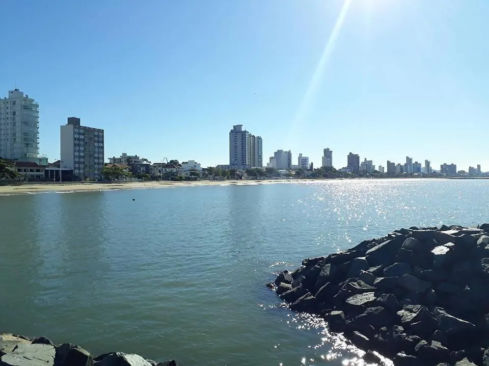 Suítes econômica 250 metros do mar Piçarras